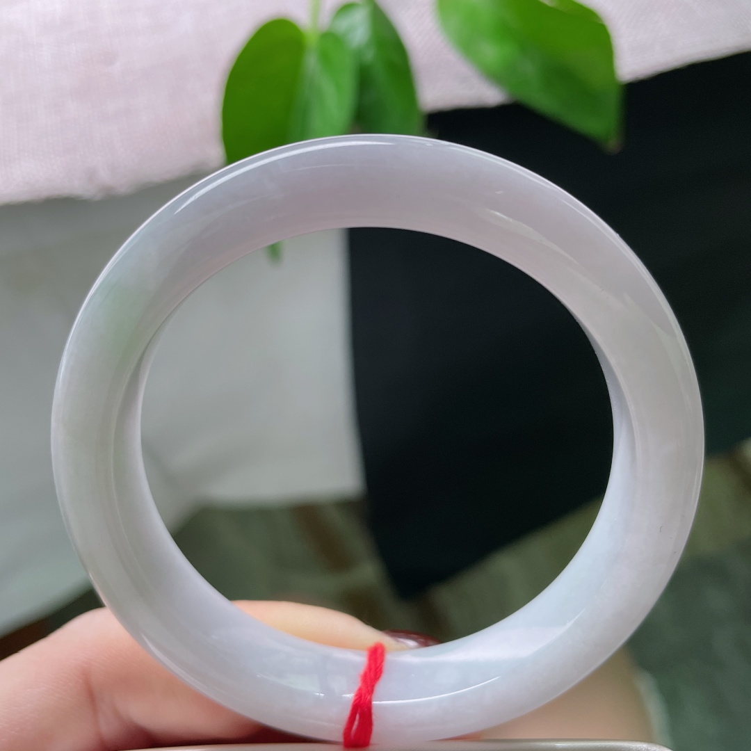 54.6/10.6/8，粉紫正圈，质地温润细腻，干净，素丽清秀，一点皮纹不显，ss51058a