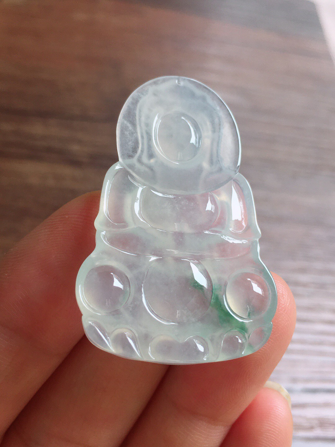 冰飘花观音，冰冰润润，玉质细腻，品相好，种水足，001 尺寸41.8*27*4.2