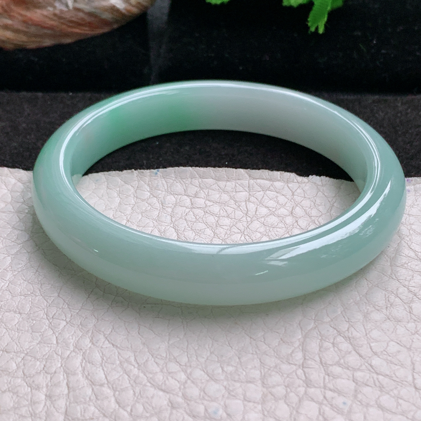 js大圈口63*12.5*7平安镯 天然缅甸翡翠a货手镯飘绿大气正圈玉镯子