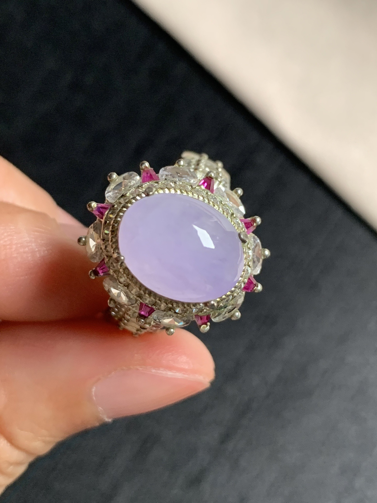 冰粉紫戒面
种好色美品相好，樱花粉颜色鲜艳甜美，质地细腻水灵饱满