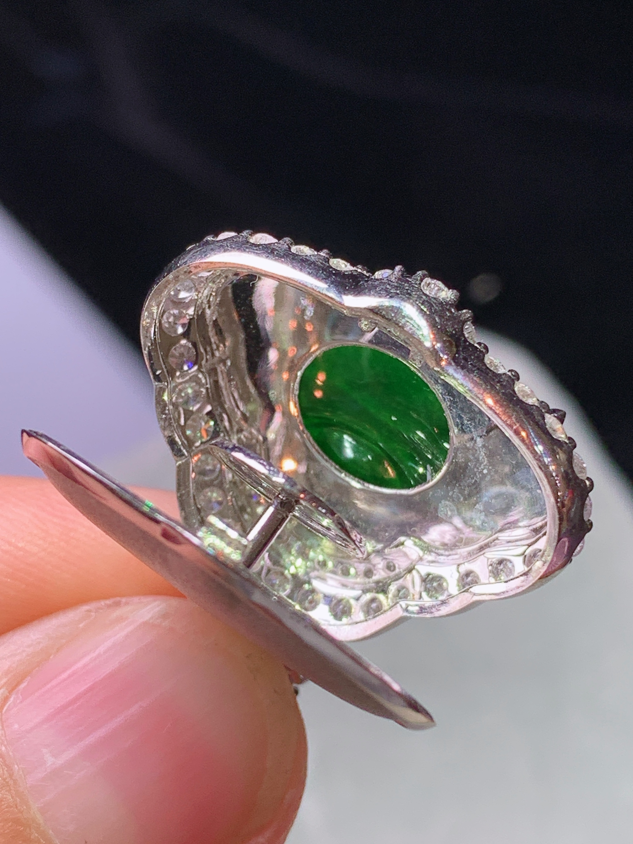 18k金钻镶嵌满绿佛公吊坠 玉质细腻 色泽艳丽清新 水润亮眼 整体尺寸25.5*23*9m4