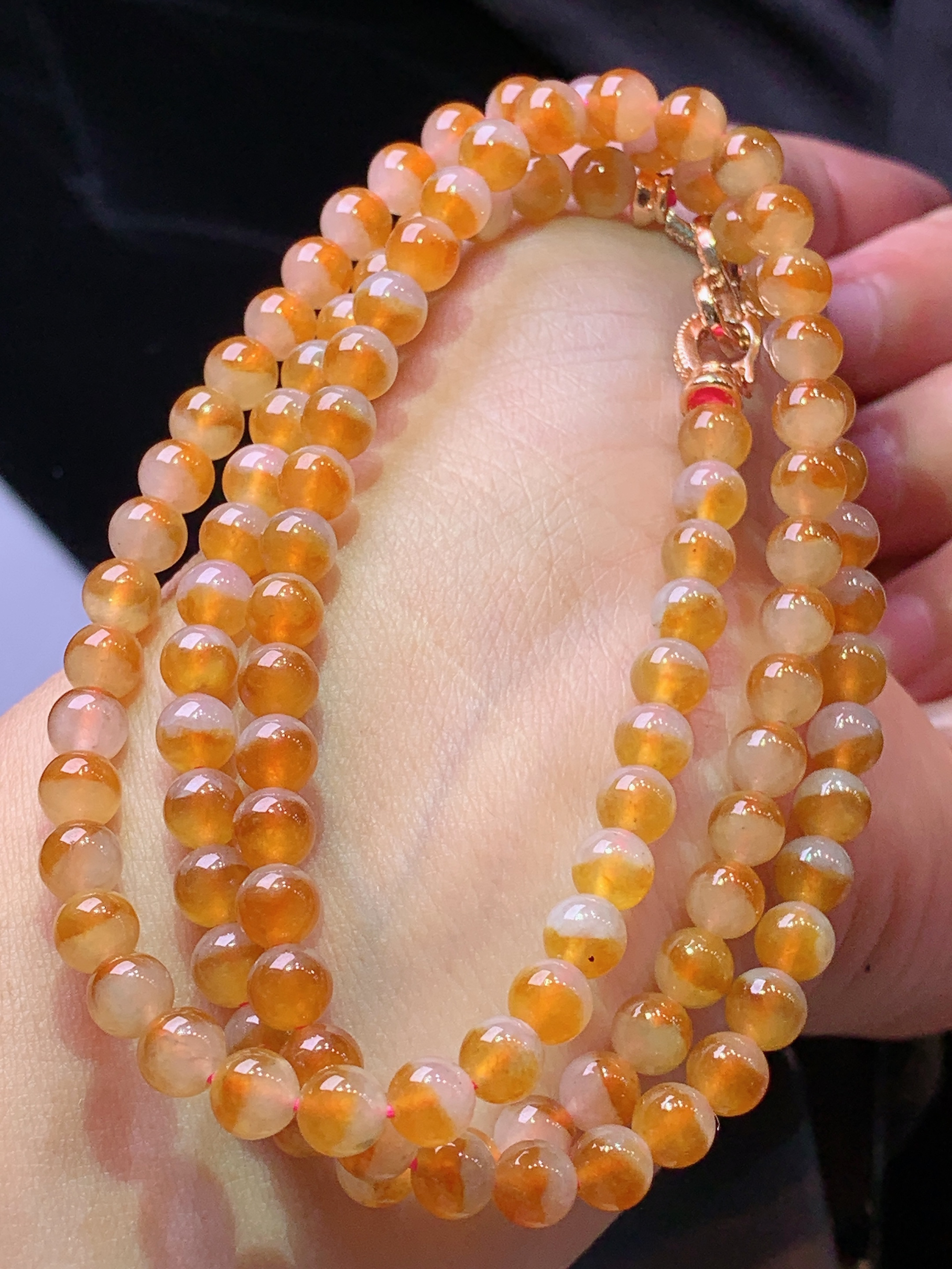 黄翡圆珠项链 玉质细腻 色泽艳丽清新 水润亮眼 整体尺寸5.5c5