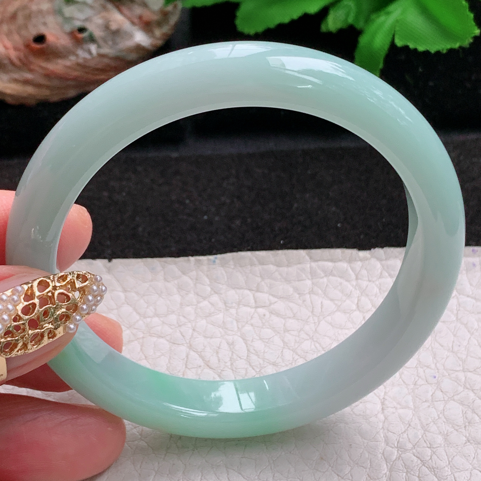 js大圈口63*12.5*7平安镯 天然缅甸翡翠a货手镯飘绿大气正圈玉镯子