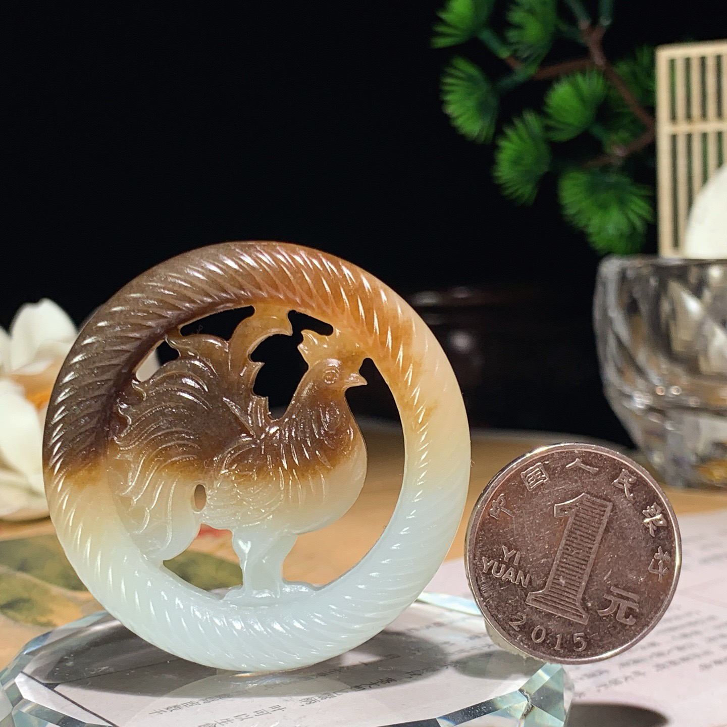 新疆和田玉且末糖吉祥如意鸡挂件 尺寸47/9重30.5克。玉质细腻油润。手推出油。佩戴高端典雅。lt260415