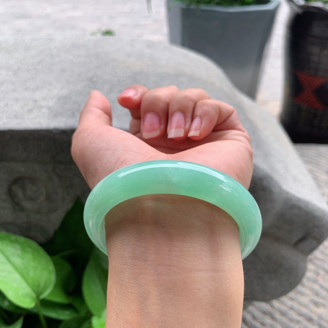 圈口 55.4-12.4-8.4【果阳绿正圈手镯】正圈55 56可戴