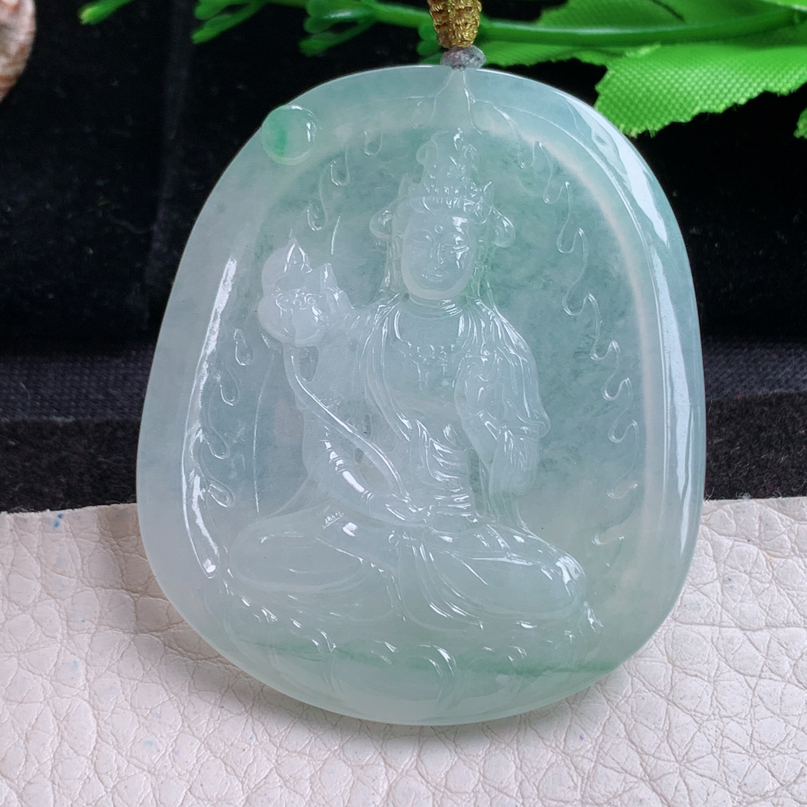 rp实拍52.8*45.3*5.3天然缅甸翡翠冰飘绿大势至 生肖守护神玉吊坠 玉挂件