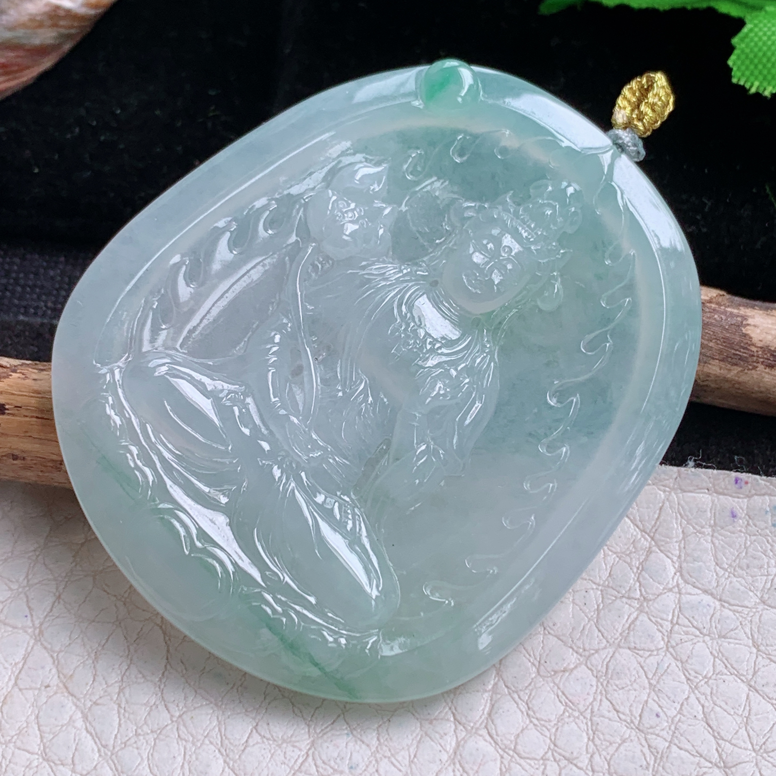 rp实拍52.8*45.3*5.3天然缅甸翡翠冰飘绿大势至 生肖守护神玉吊坠 玉挂件