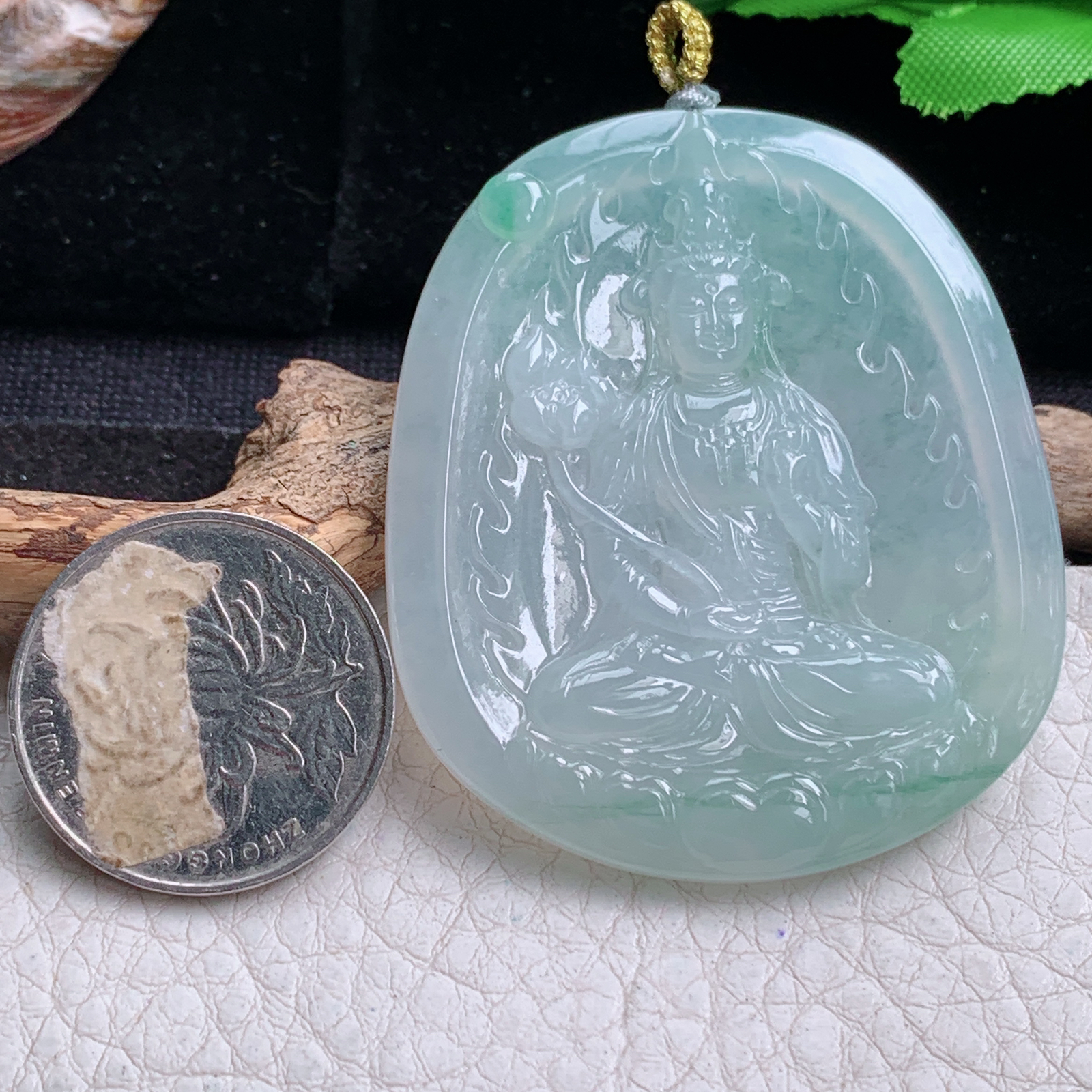 rp实拍52.8*45.3*5.3天然缅甸翡翠冰飘绿大势至 生肖守护神玉吊坠 玉挂件