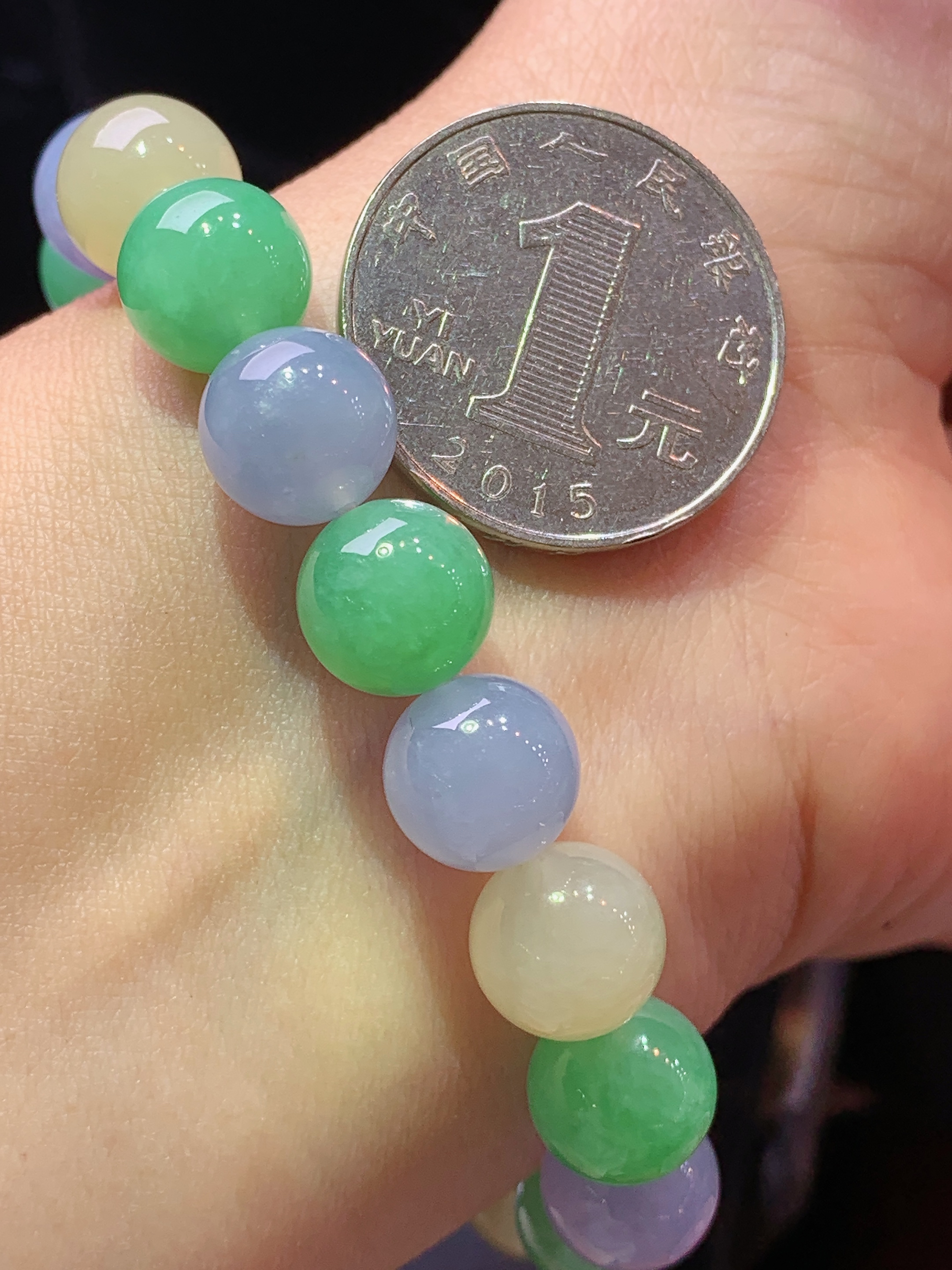 多彩圆珠手链 玉质细腻 色泽艳丽清新 水润亮眼 整体尺寸10c5