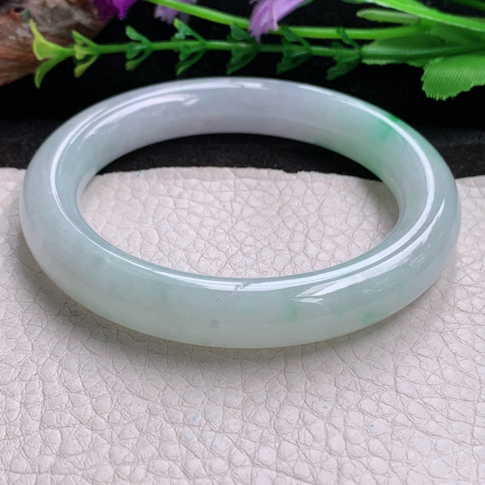 xc实拍56.8*11美人镯 天然缅甸翡翠a货手飘绿圆条玉镯子