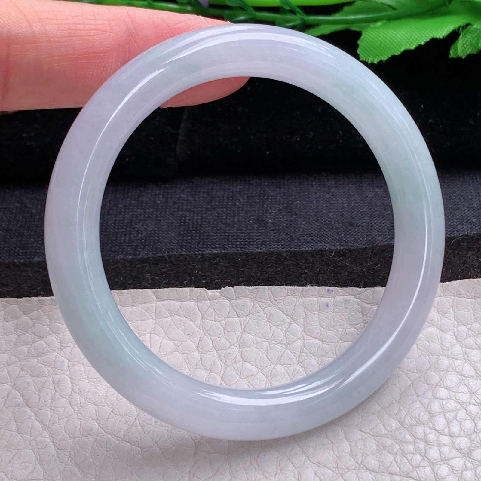 r秀气款51*8.3叮当镯 天然缅甸翡翠a货手镯白月光圆条玉镯子