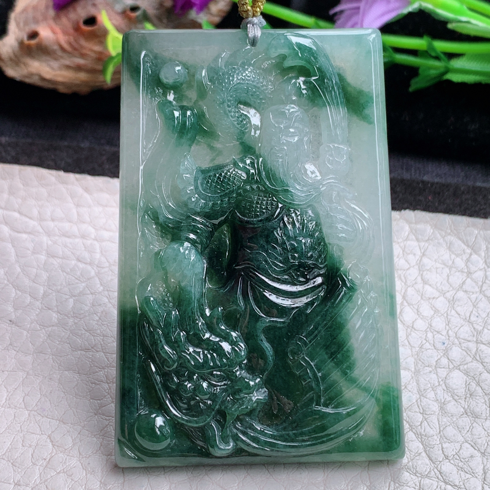 rp实拍65*42.8*6.8天然缅甸翡翠冰飘花关公 关二爷玉吊坠 玉挂件