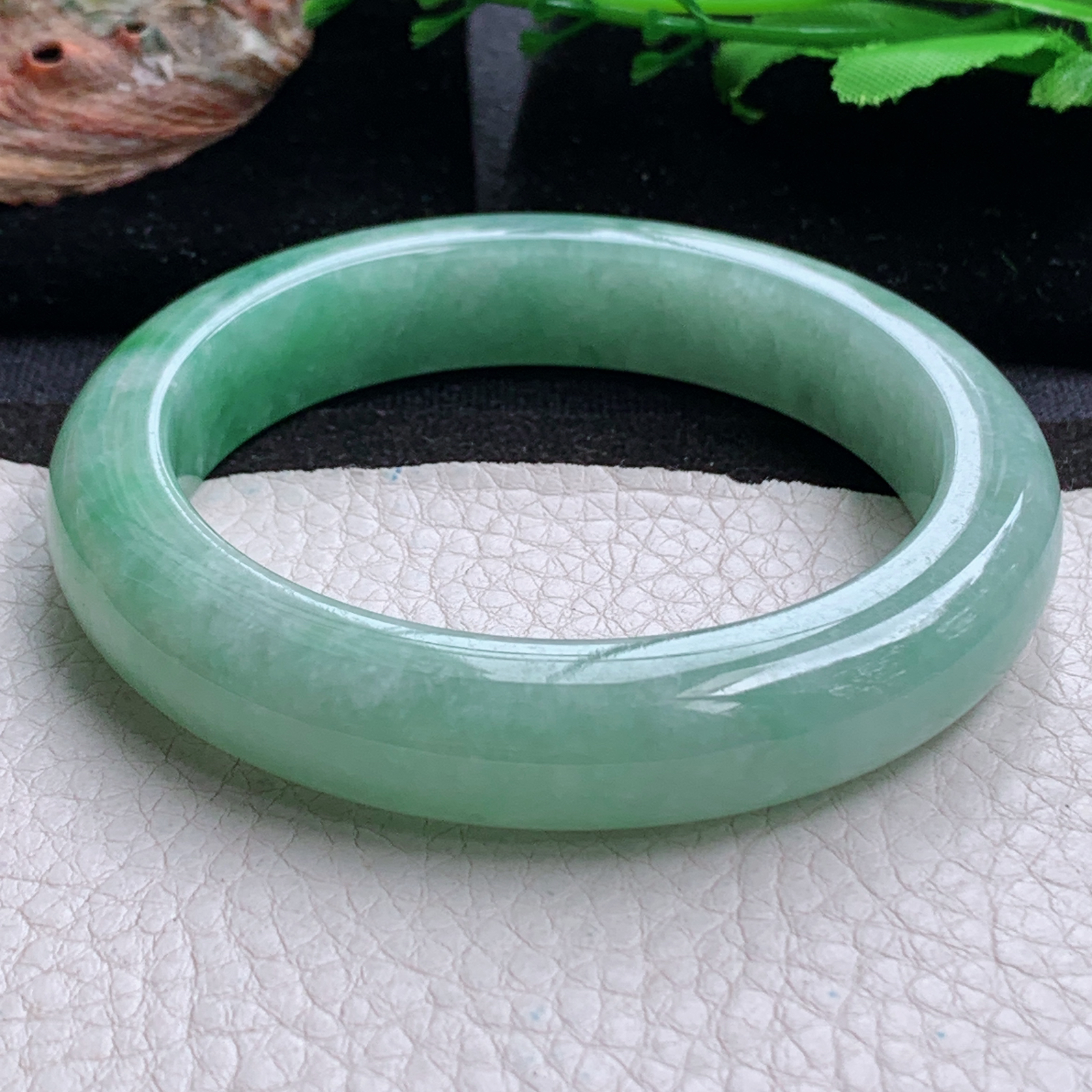 xc大圈口60*12.6*9.8平安镯 天然缅甸翡翠a货手辣绿厚装大气正圈玉镯子