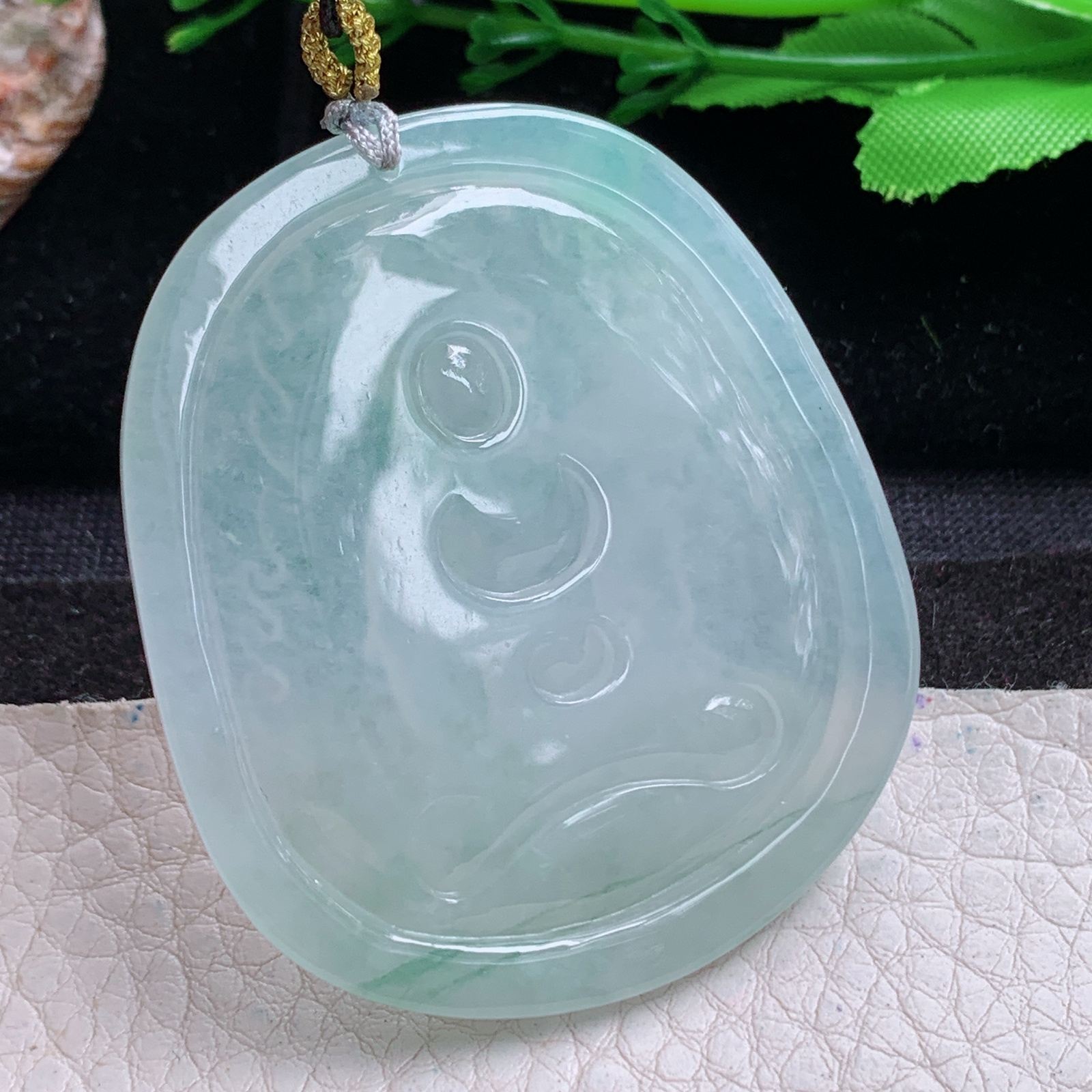 rp实拍52.8*45.3*5.3天然缅甸翡翠冰飘绿大势至 生肖守护神玉吊坠 玉挂件