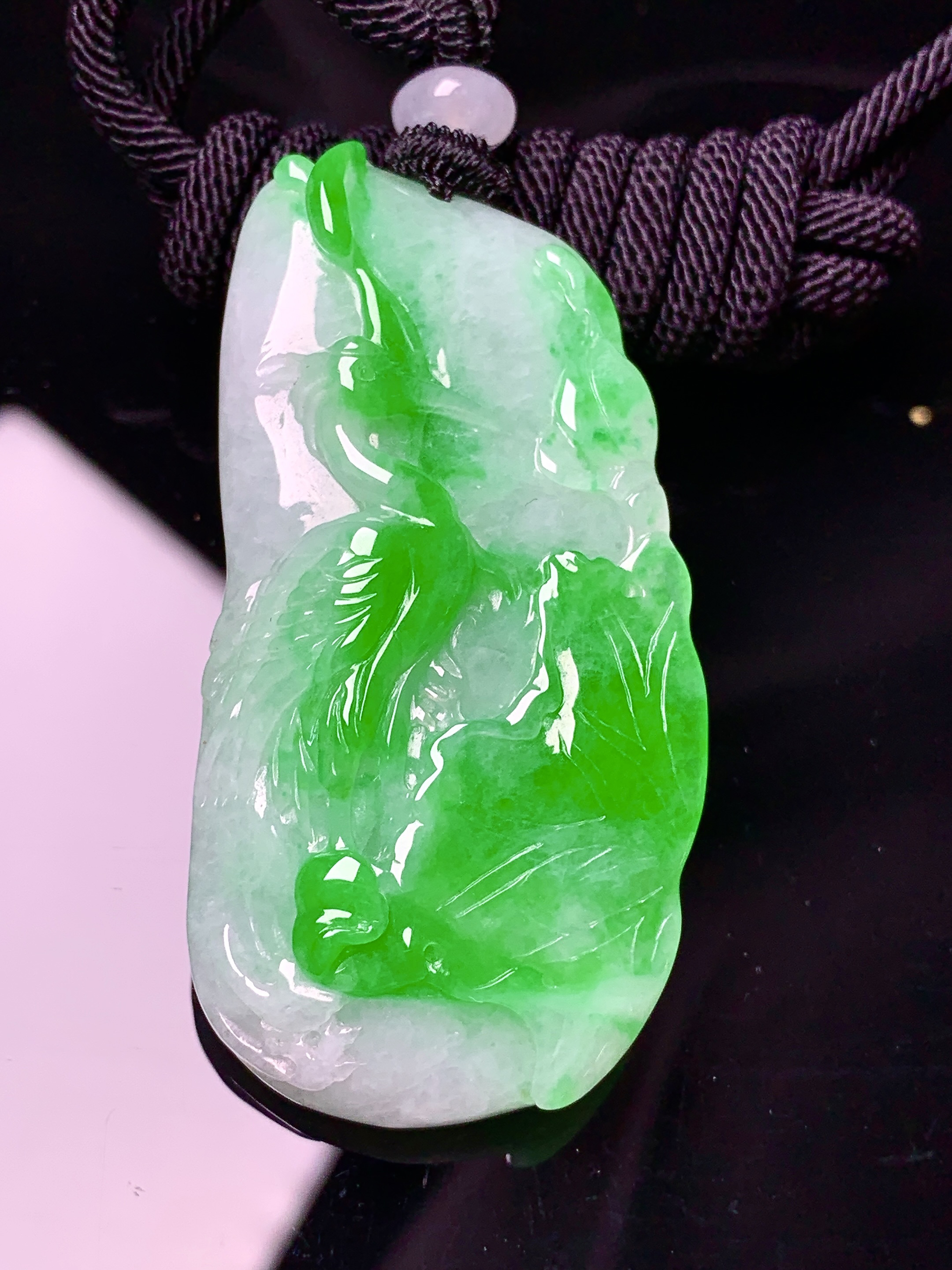 飘绿仙鹤吊坠 玉质细腻 色泽艳丽清新 水润亮眼 整体尺寸48.6*24.7*8.8w1