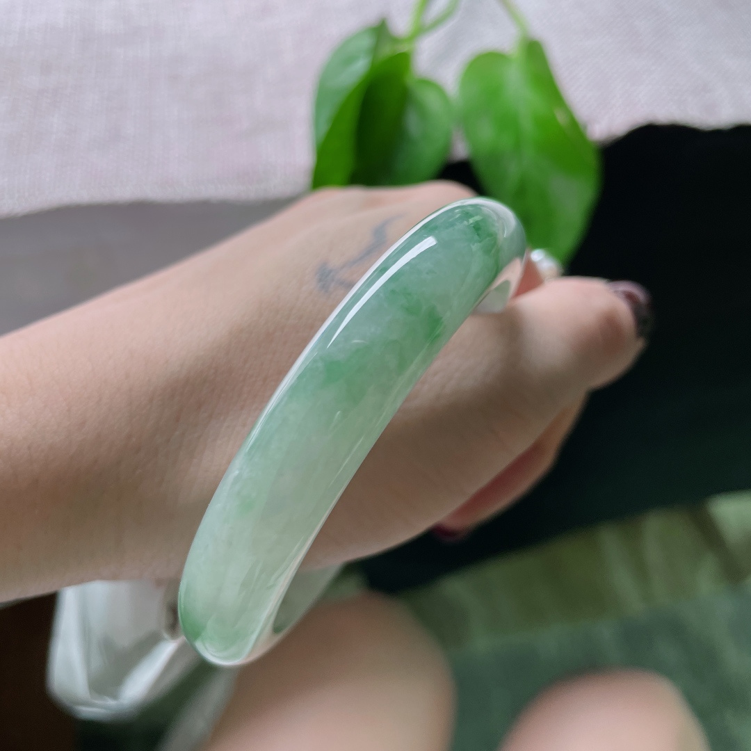 57/11.8/8.2，飘花正圈，一花一世界，飘花聚散，意境天成，无裂，ss50670a