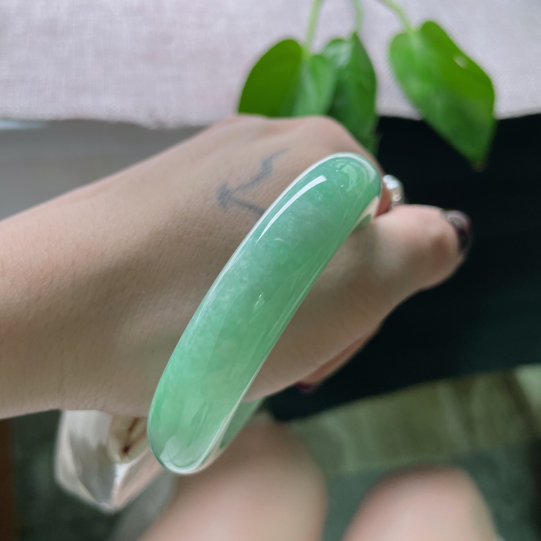 51.8/12.6/8.7绿底正圈，水润，版型好，青春年华，甜美，皮纹，无裂，ss51065a