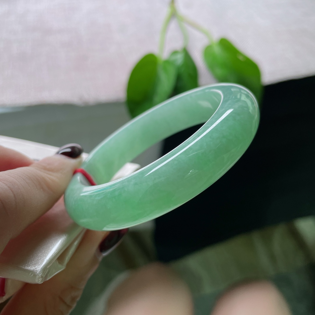 51.8/12.6/8.7绿底正圈，水润，版型好，青春年华，甜美，皮纹，无裂，ss51065a