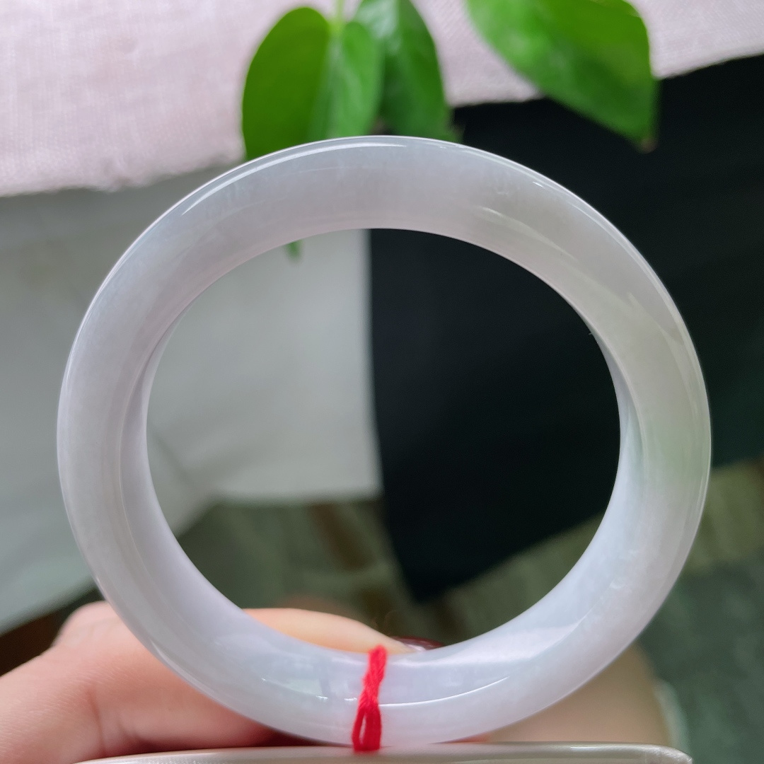 54.6/10.6/8，粉紫正圈，质地温润细腻，干净，素丽清秀，一点皮纹不显，ss51058a