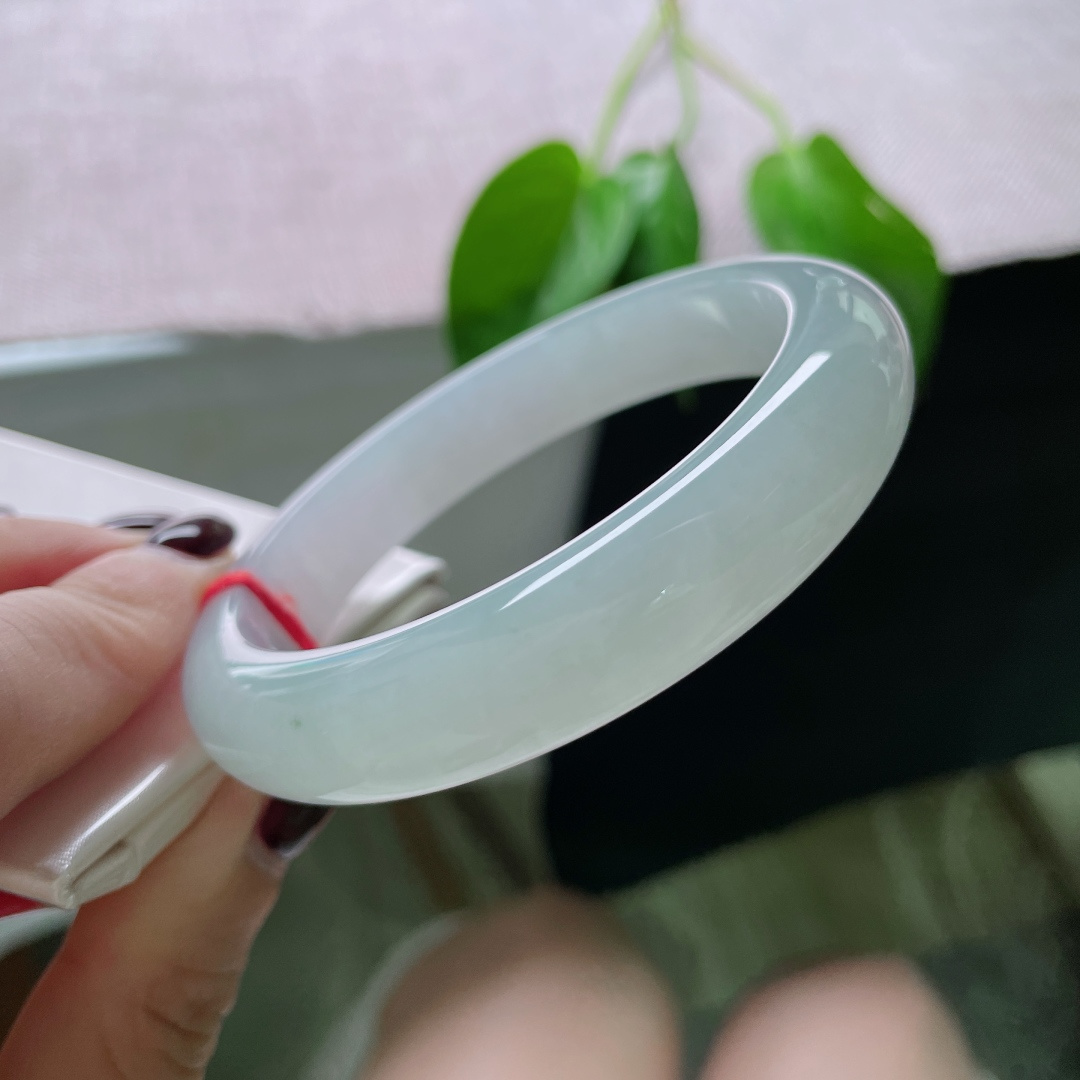 59.4/12.6/8.5，浅绿底正圈，水头好，如晨光微露，万物皆温柔。无裂。ss49090a