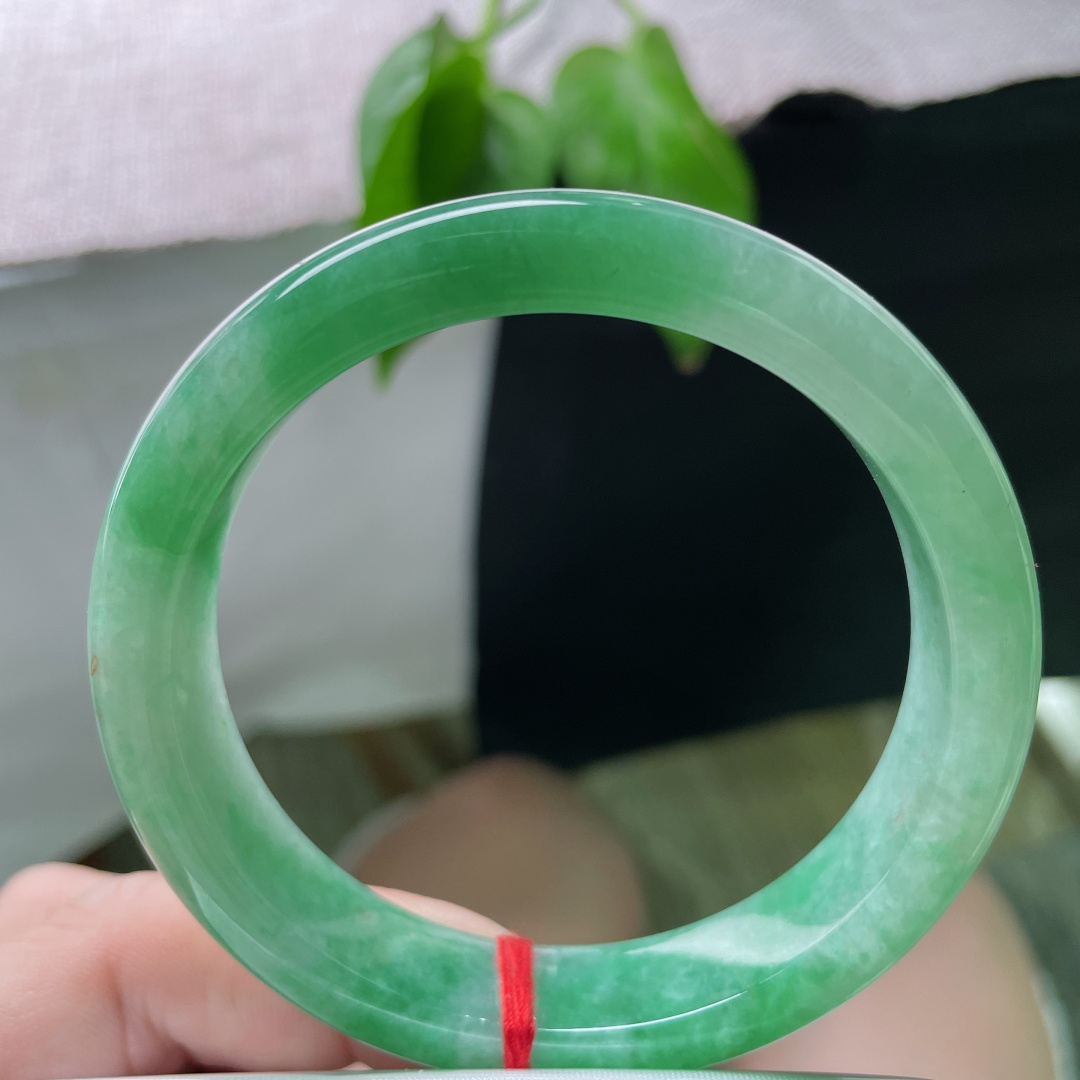 58.2/12.5/8.2，绿底正圈，如心中草原，广阔无垠，温柔半两，从容一生。洒金，晶体纹，ss5