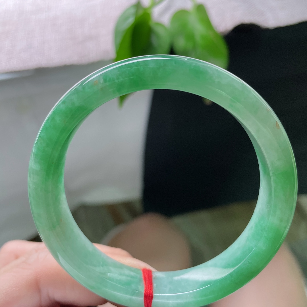 58.2/12.5/8.2，绿底正圈，如心中草原，广阔无垠，温柔半两，从容一生。洒金，晶体纹，ss50682a