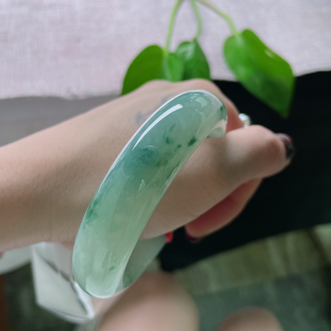 57/15.1/8.7飘花正圈，宽版，方寸之间，有寒江独钓的孤清，亦有空谷幽兰的雅致。无裂，ss51060a