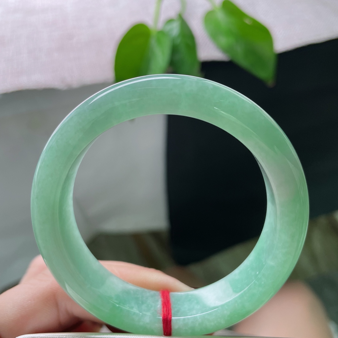 51.8/12.6/8.7绿底正圈，水润，版型好，青春年华，甜美，皮纹，无裂，ss51065a