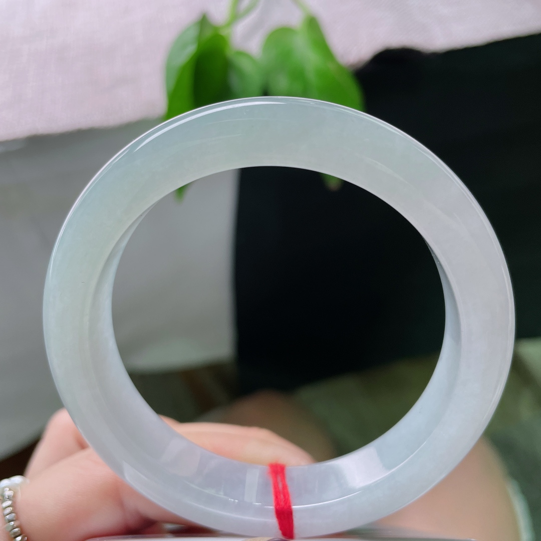 56.2/12.4/8.6晴底正圈，微紫底，种老，清润通透，心素如简，静若幽兰。无裂，ss49461a