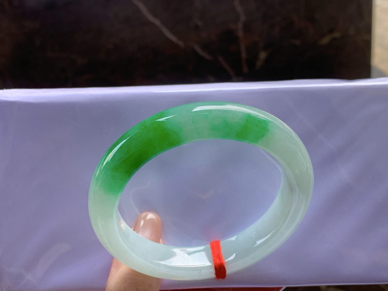 辣绿手镯
颜色漂亮 58.5/12.2/9.6mm