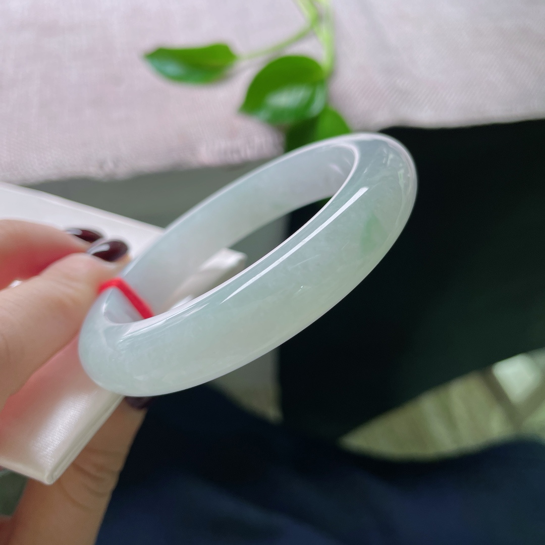 55.3/12.2/8.5，淡紫淡绿正圈，春烟映霞，灵气晕染，不似人间之色，无裂，ss50048a