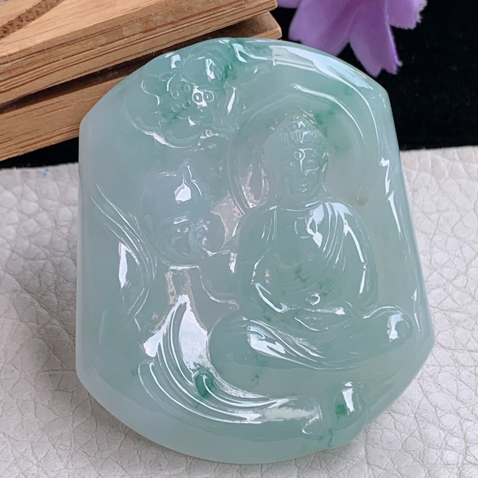 zz3实拍54.3*46.5*6天然缅甸翡翠冰透大日如来佛祖吊坠 生肖守护神