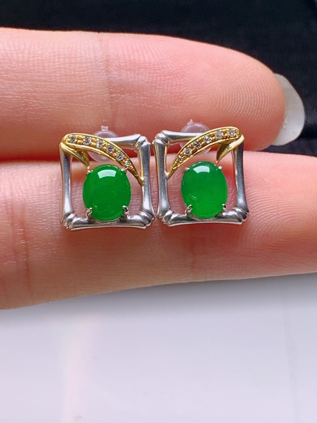 ️ 冰阳绿旦面耳钉，色阳水润，裸石6.6-5.1-2.4