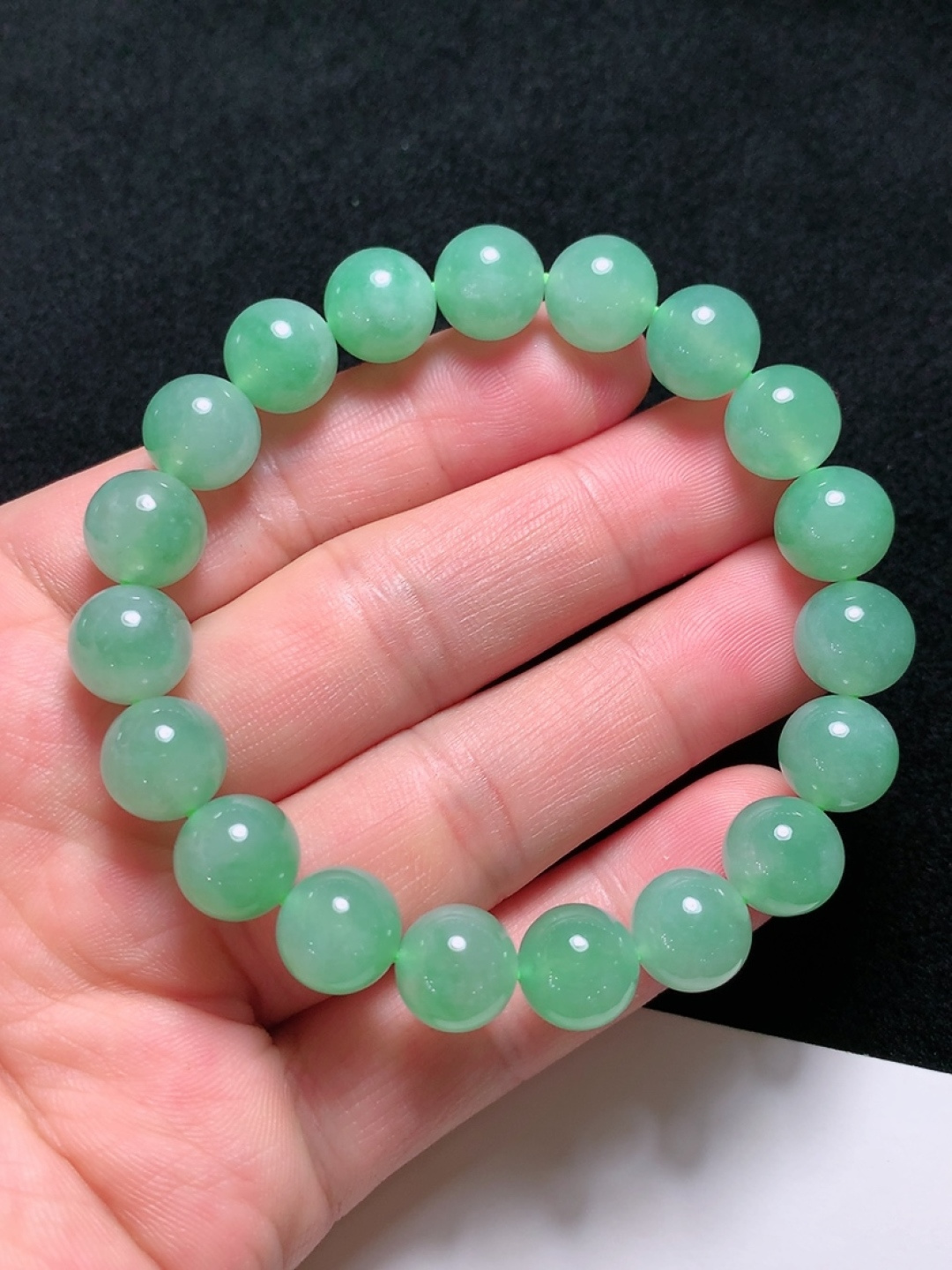 ️冰绿手串，种老水头好，又冰又润，饱满大气，尺寸：9.7mm19粒，ss50182a