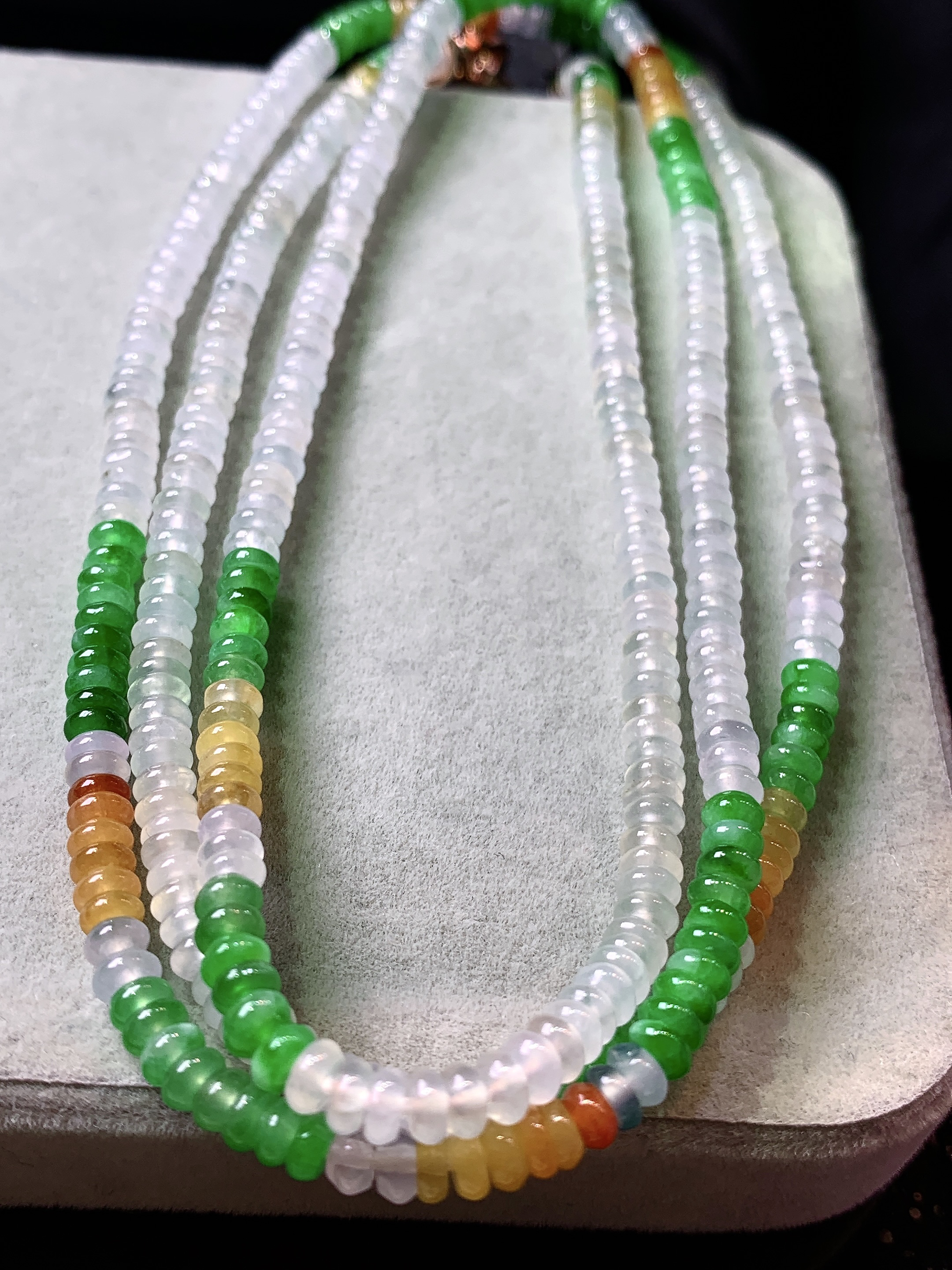 多彩算盘珠项链 玉质细腻 色泽艳丽清新 水润亮眼 整体尺寸3.5*2c5