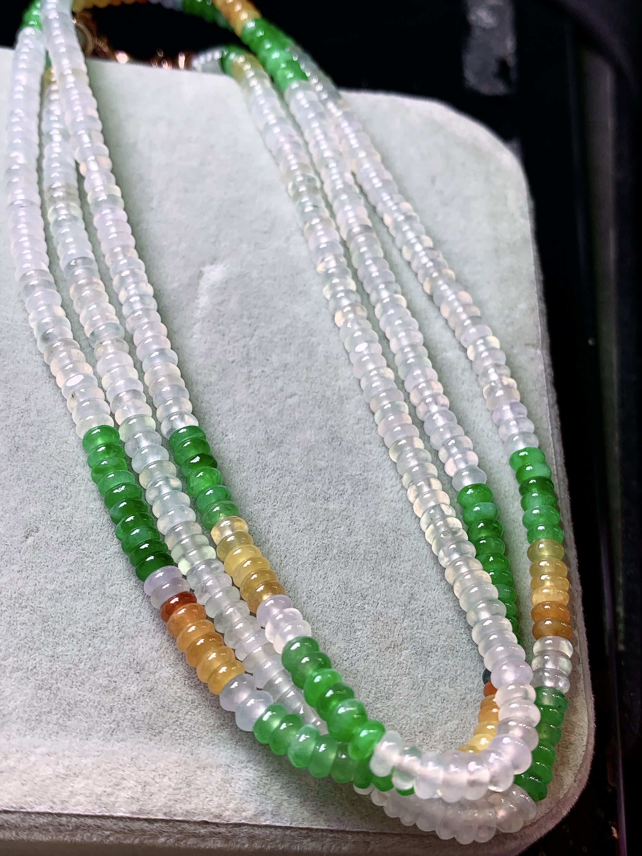 多彩算盘珠项链 玉质细腻 色泽艳丽清新 水润亮眼 整体尺寸3.5*2c5