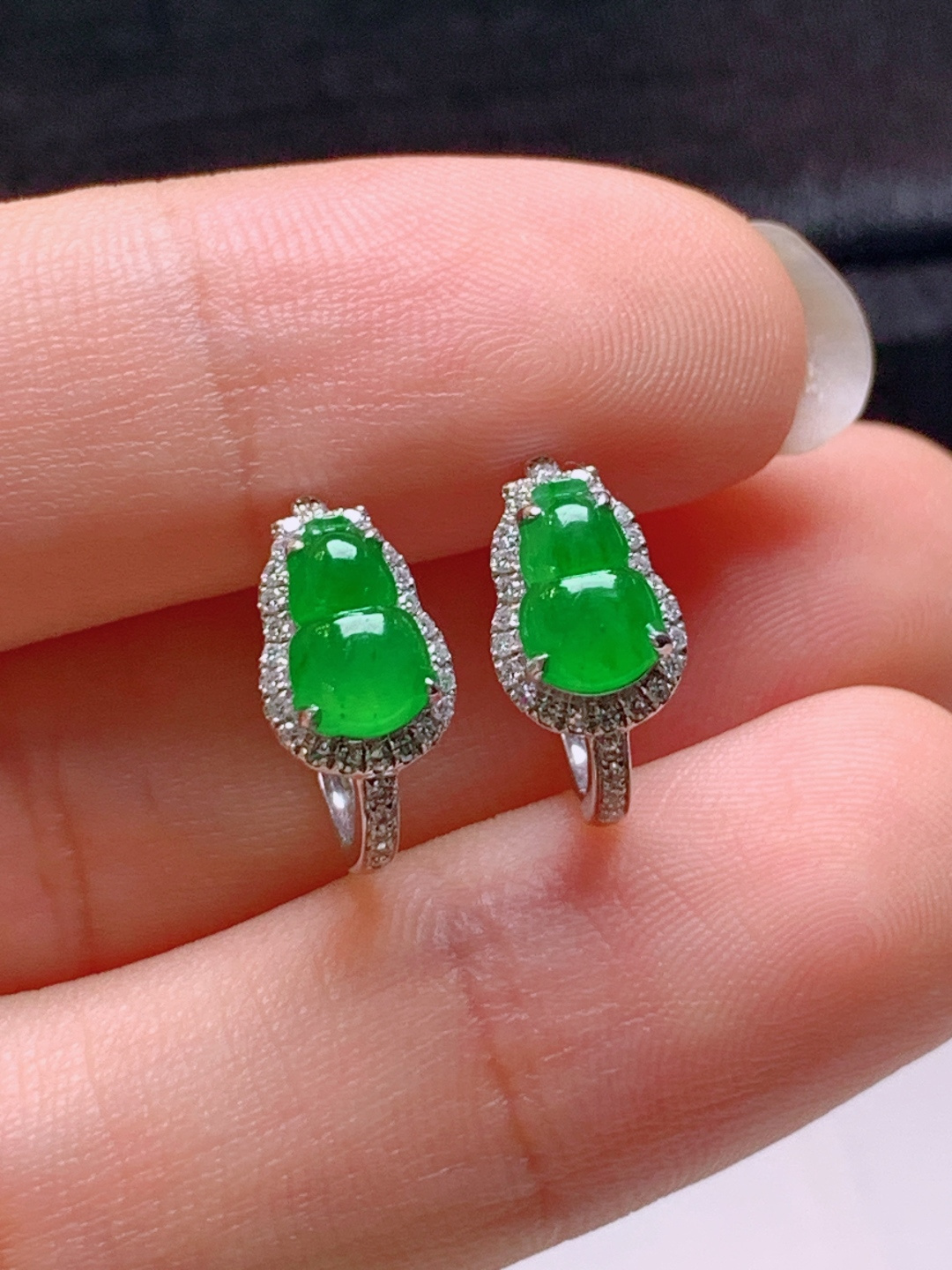 ️ 冰阳绿葫芦耳扣，无裂色阳，裸石7.5-4.9-2.3，ss