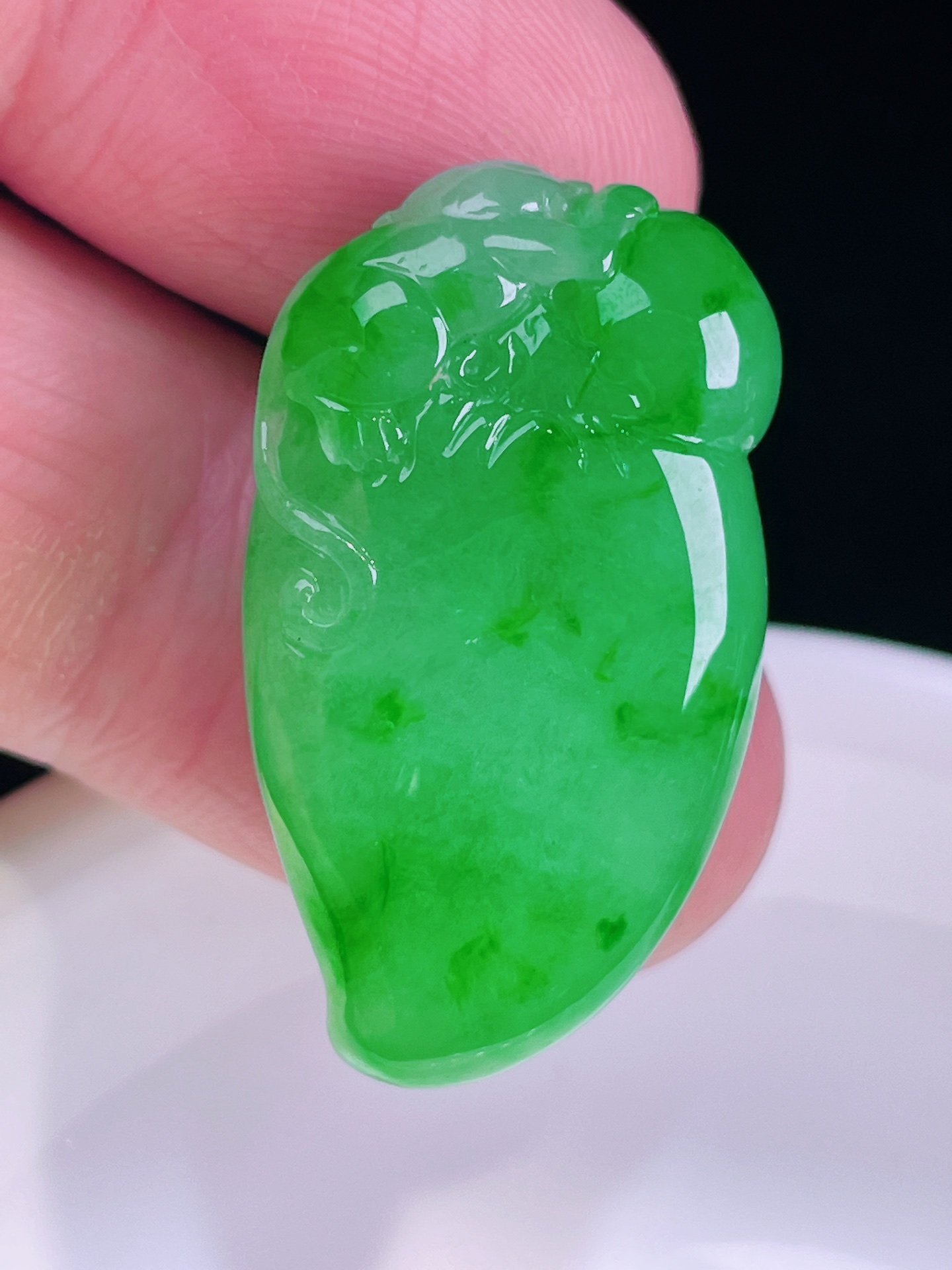 ️冰绿福瓜，老种起光，细底通透，尺寸：31.3/18/11.6mm0417