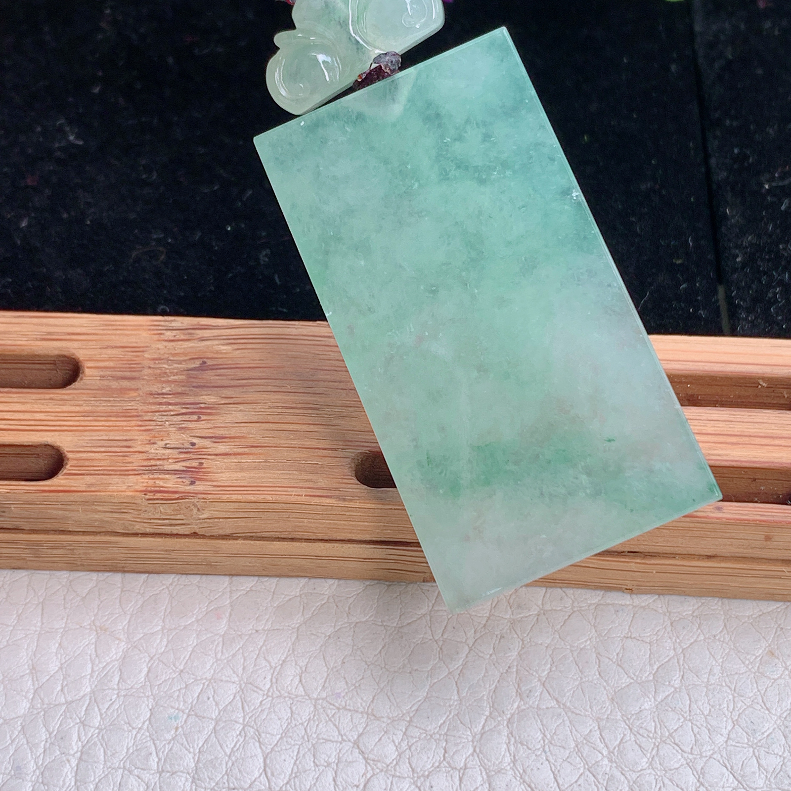 zz3实拍44.8*25.5*5.8天然缅甸翡翠晴绿平安无事牌吊坠 冰透素面牌