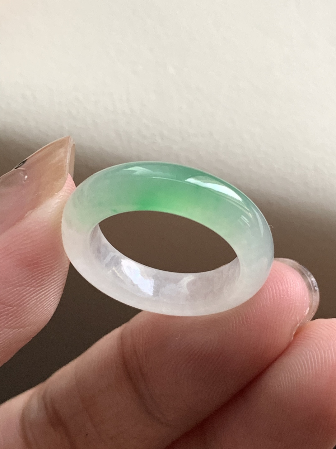 指环，飘花灵动，种老细腻形体佳，16.4*5.1*3.8,asd10417