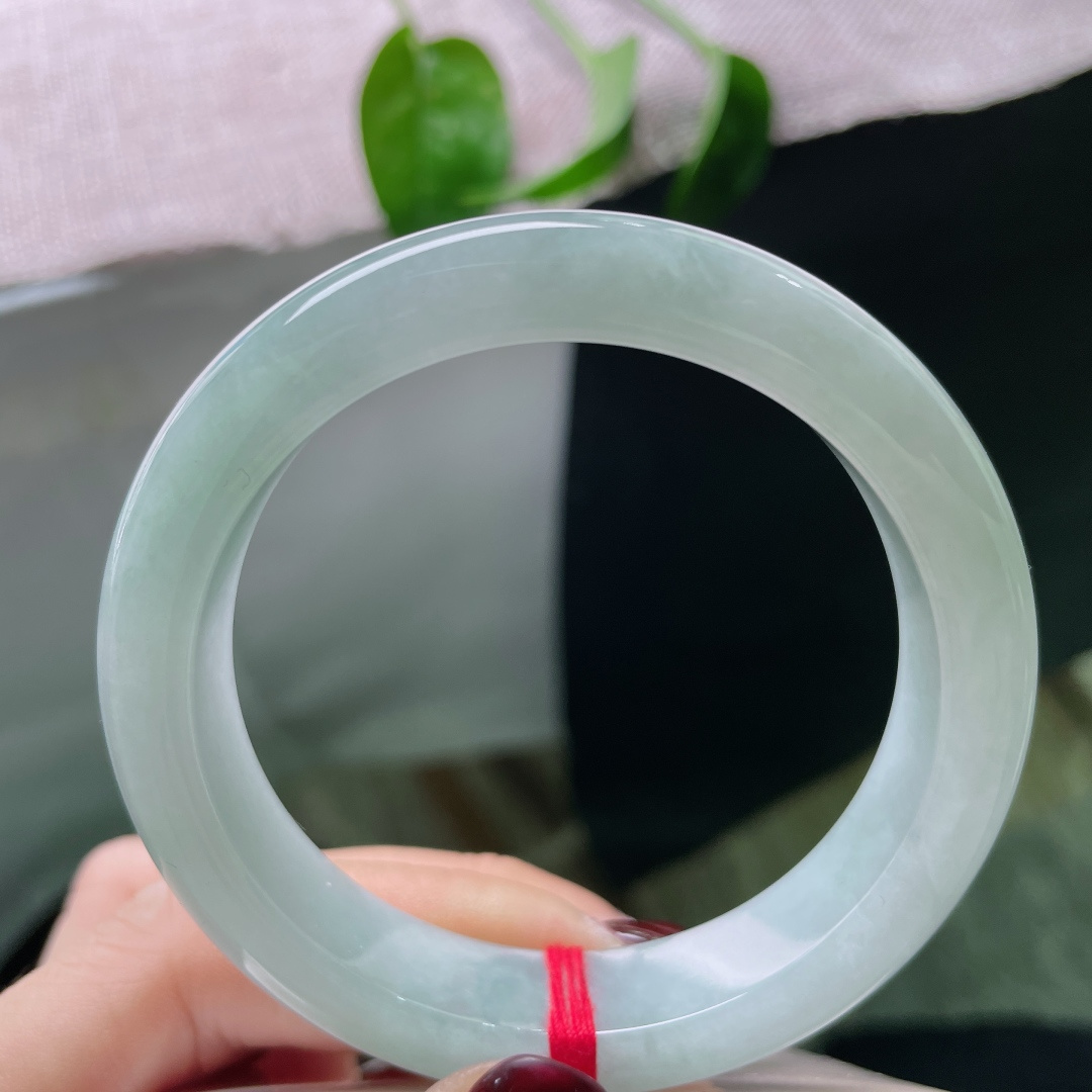 54.7/12.3/8.4，浅绿底正圈，干净，细润，时尚美观，优雅永不过时，无裂，ss50900a