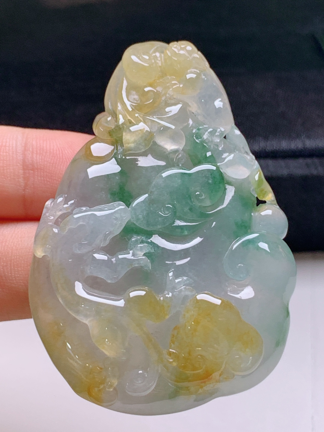 ️ 冰黄翡飘花貔貅，无裂色正厚装，裸石58.3-39.7-10.4