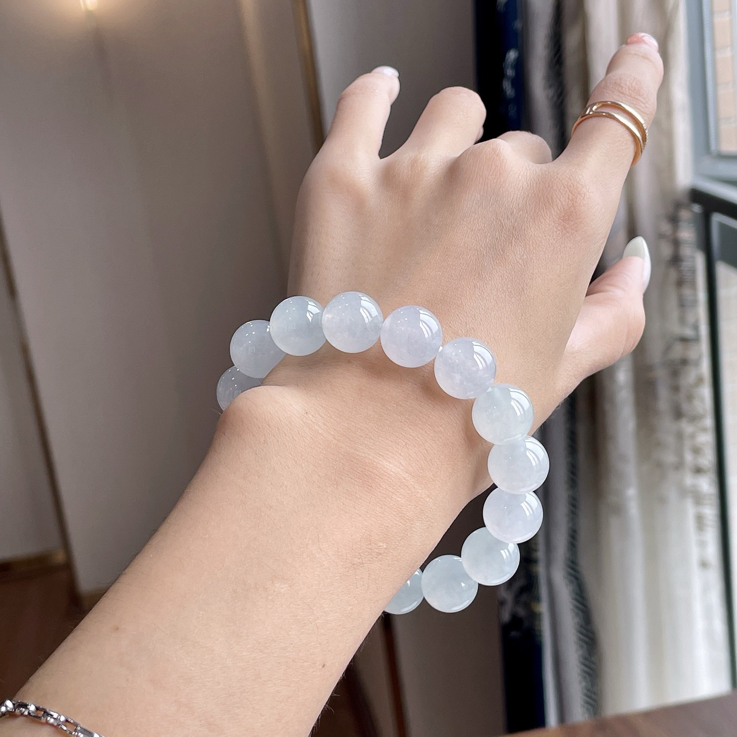 仅一条 茅台白手串 
尺寸：13.8/16颗