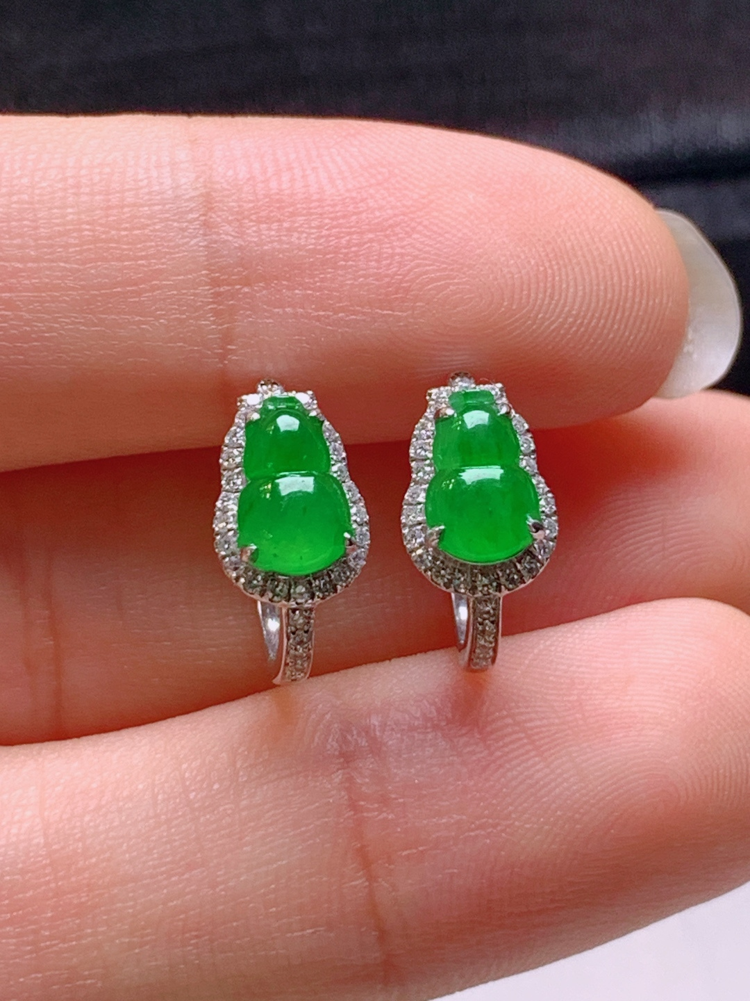 ️ 冰阳绿葫芦耳扣，无裂色阳，裸石7.5-4.9-2.3，ss