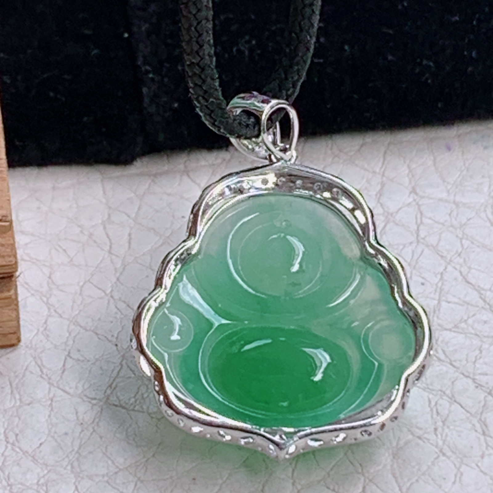 zz3实拍连金32*23.8*8天然缅甸翡翠冰飘绿佛公吊坠 镶金弥勒佛玉坠