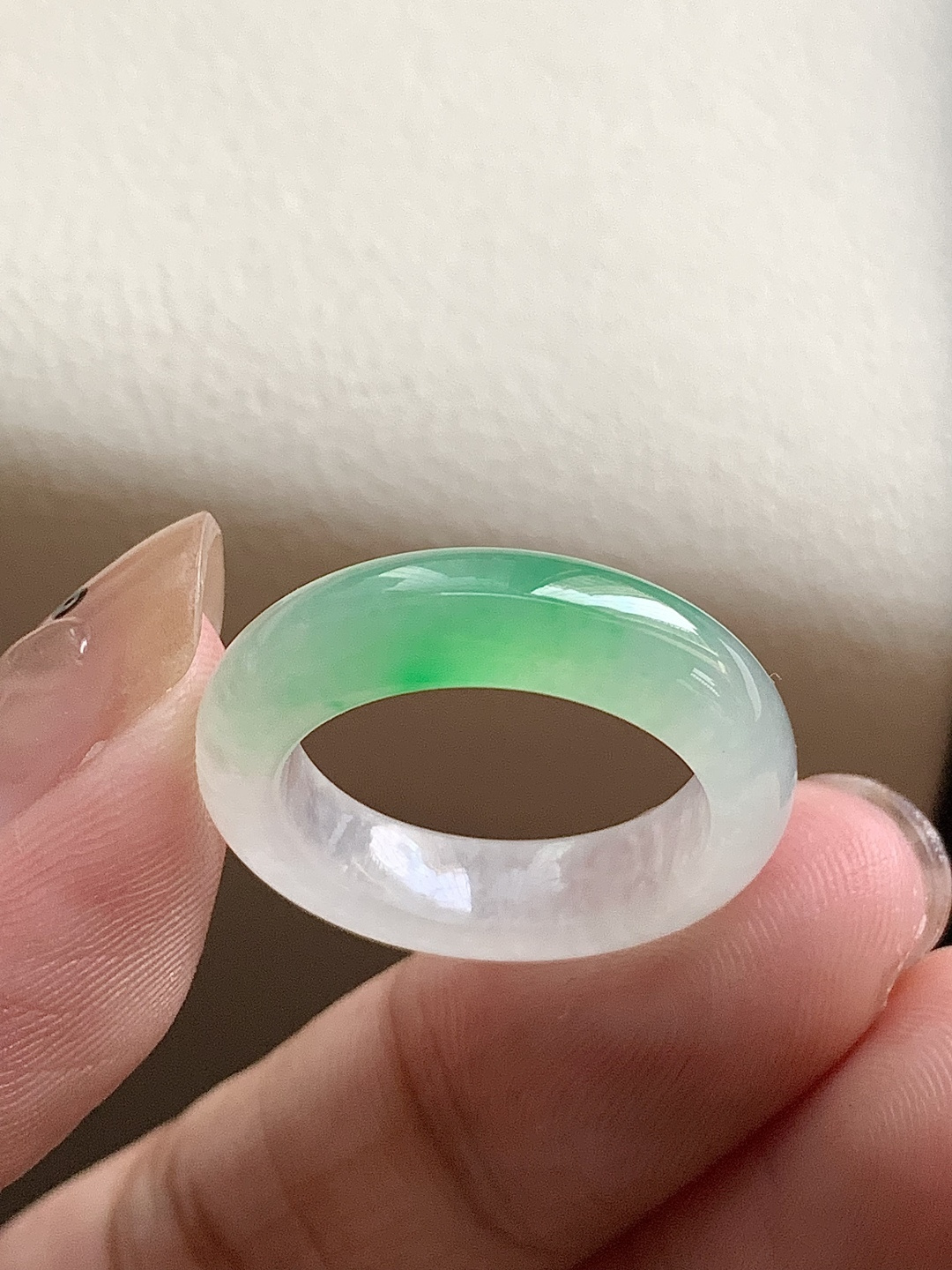 指环，飘花灵动，种老细腻形体佳，16.4*5.1*3.8,asd10417