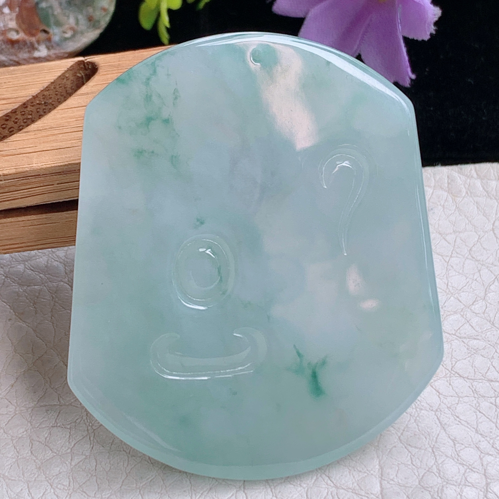 zz3实拍54.3*46.5*6天然缅甸翡翠冰透大日如来佛祖吊坠 生肖守护神