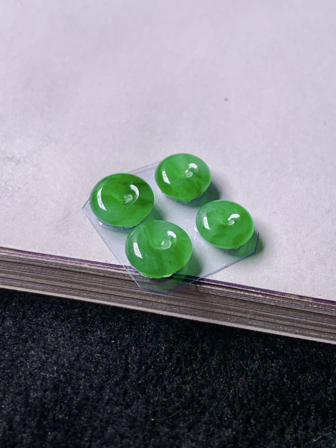 ️冰绿扣子一手，色泽浓艳，0417尺寸7.7*2.7/6.9*2.7