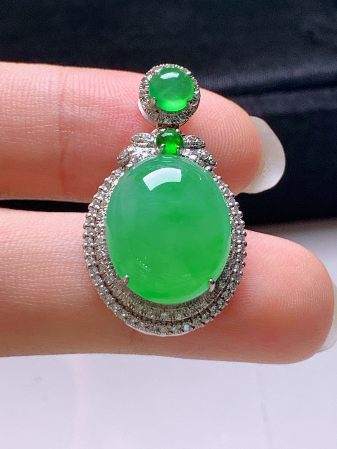 ️ 冰阳绿旦面吊坠，无裂色阳饱满，裸石15.9-12.8-5.529.7-17.2-10.1