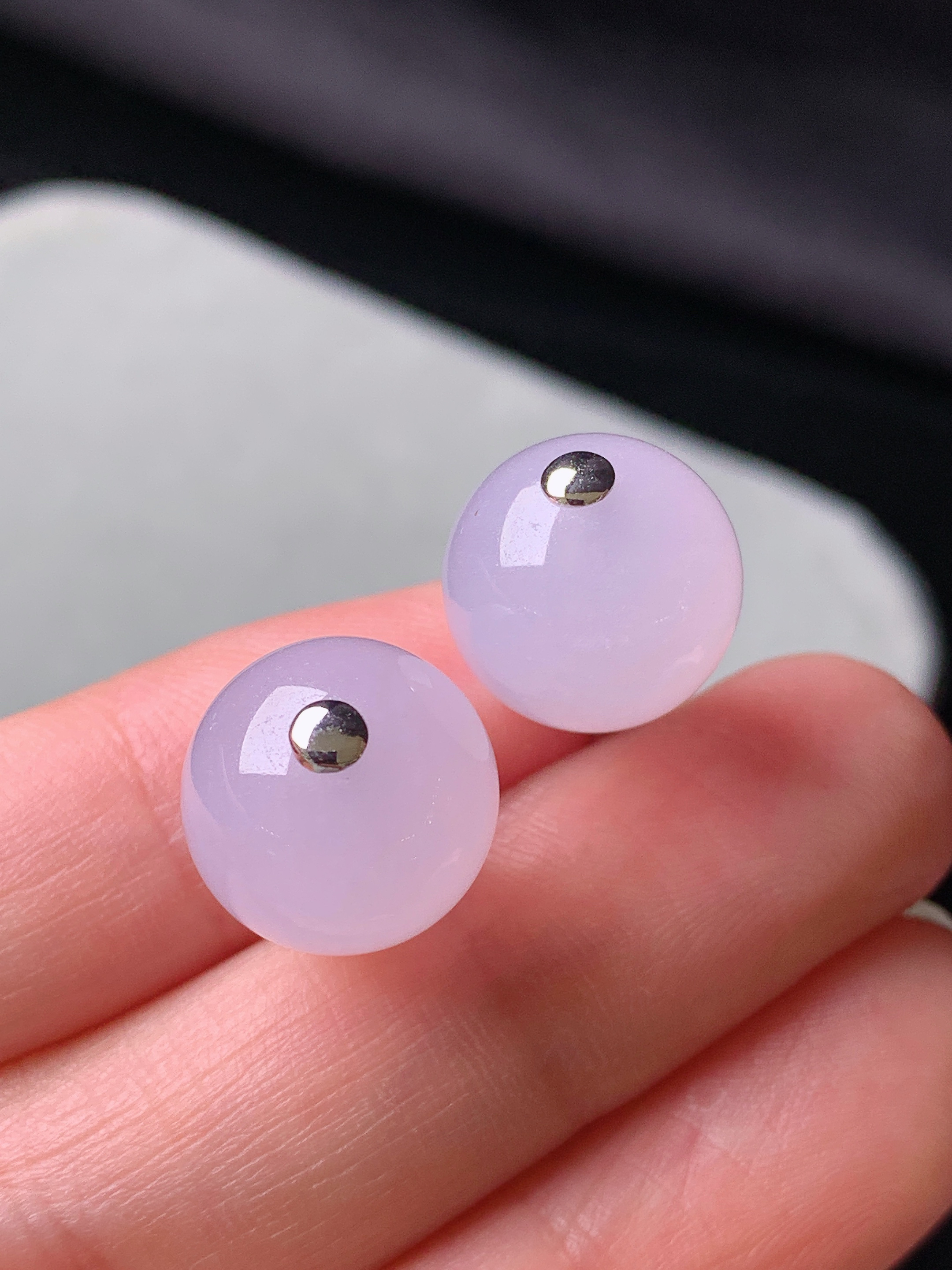 18k金镶嵌冰淡粉圆珠耳钉 玉质细腻 色泽艳丽清新 水润亮眼 整体尺寸12.2m5